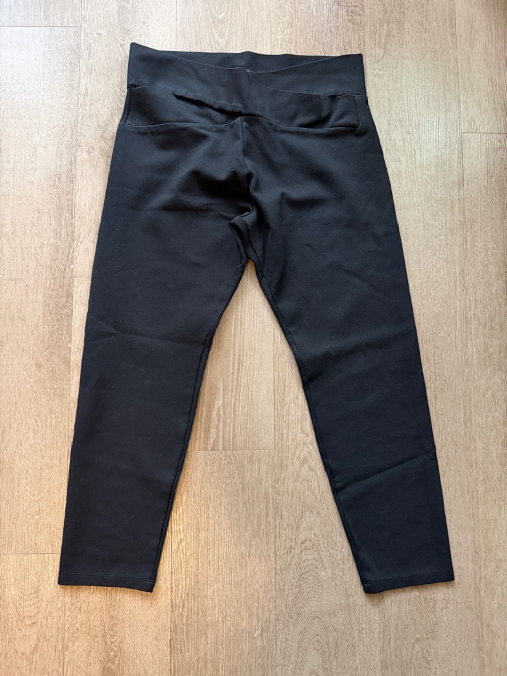 Zara Black Women's High-Rise Stretch Capris